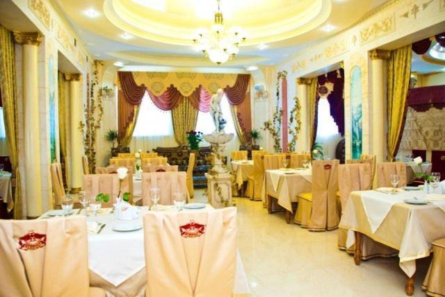 Hotel Coliseum Khmelʼnytsʼkyy Zewnętrze zdjęcie